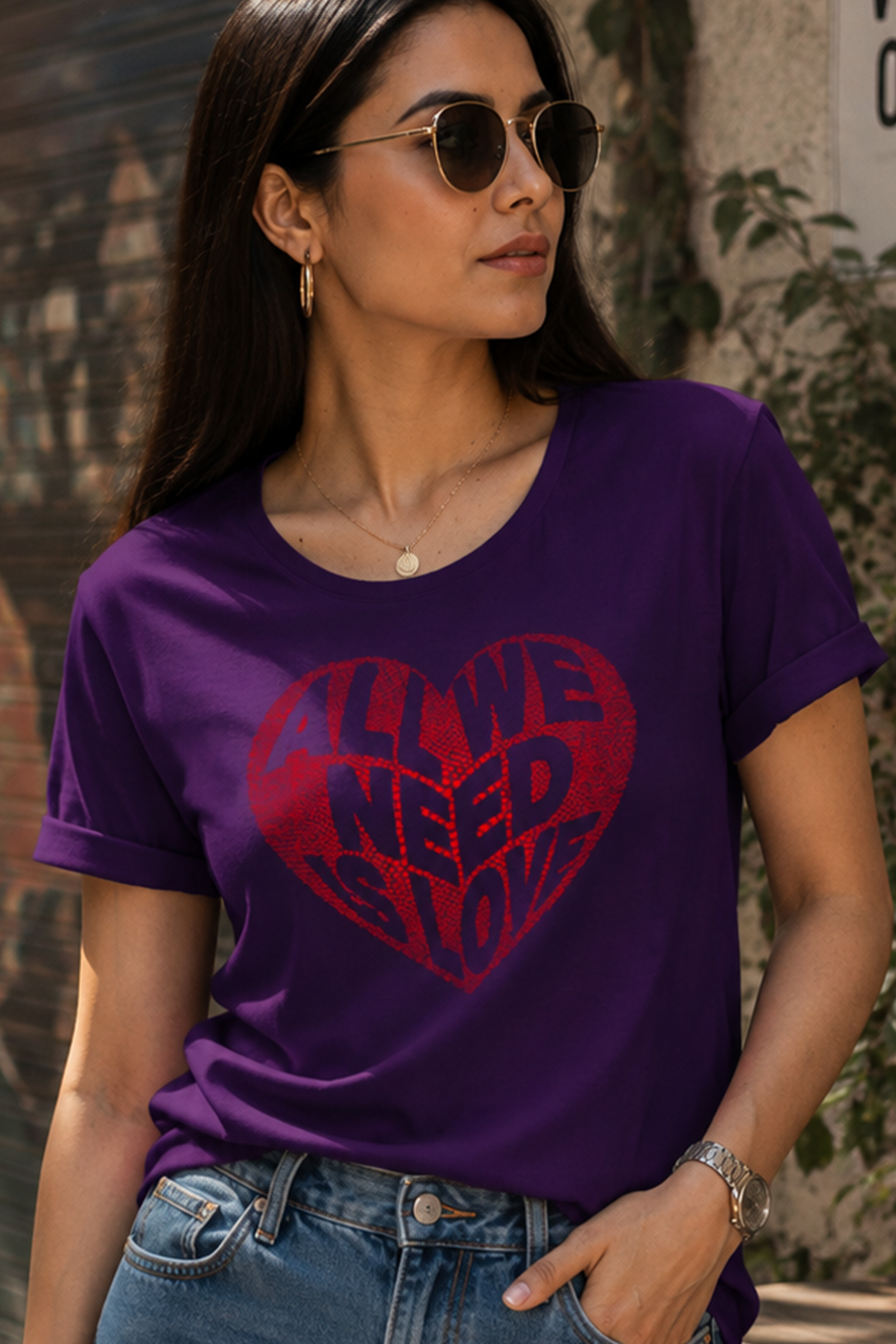 All We Need Is Love Heart Graphic Women's T-Shirt